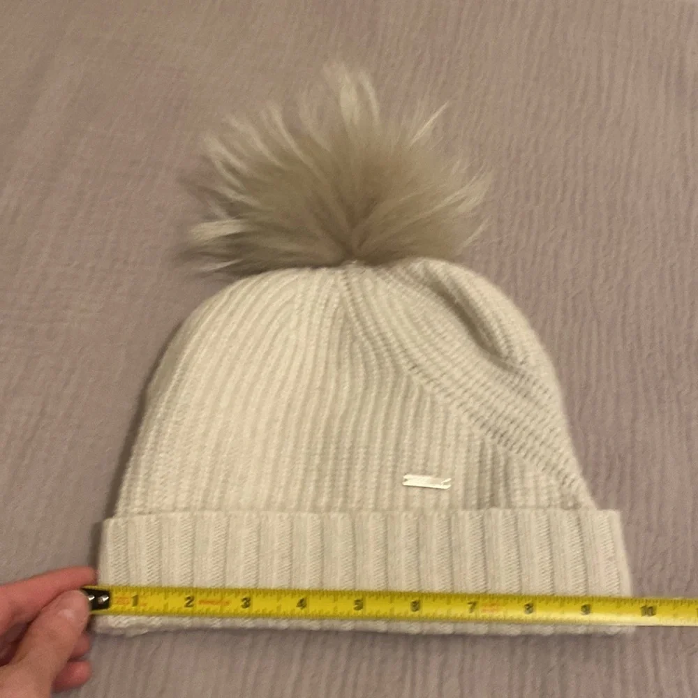 WOOLRICH KOHN TICH & BROS HAT WITH FUR RACCOON POM POM . Size M